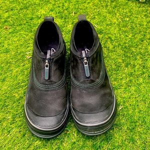 Clark’s women’s 7 1/2 Muckers Waterproof shoe